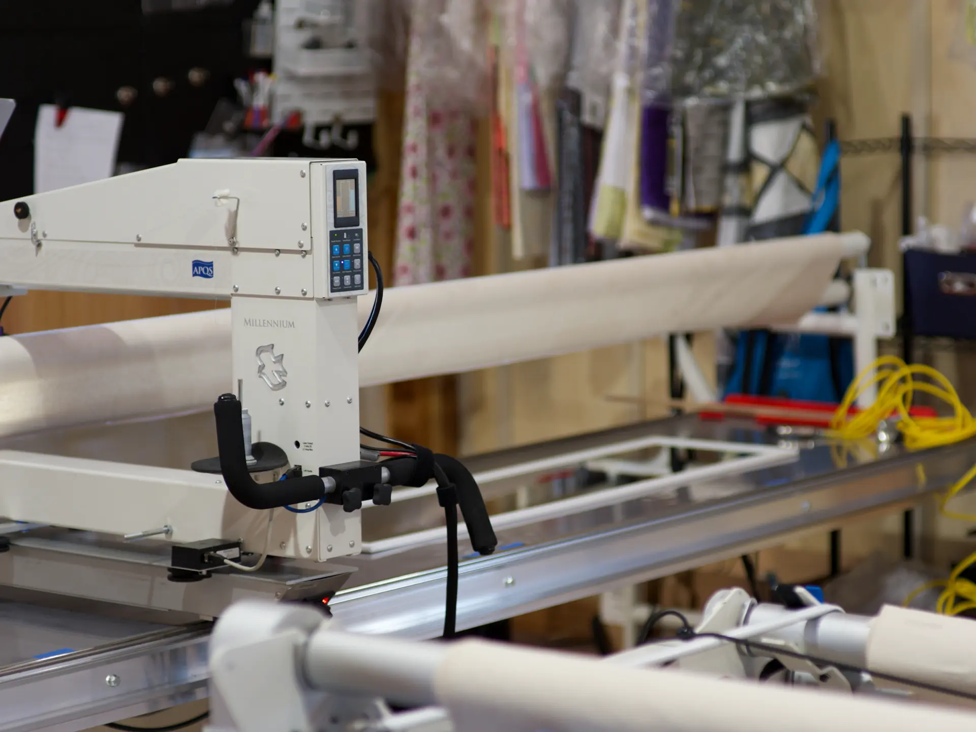 APQS longarm quilting machine